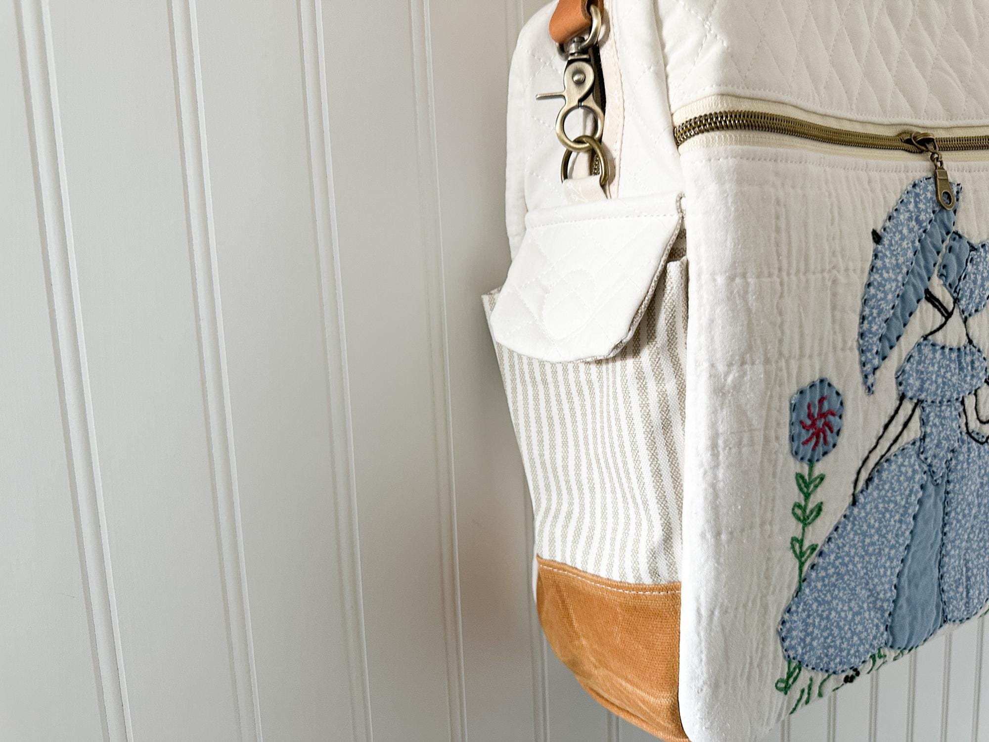 Vintage Ladies with Umbrellas Quilt "Sunday School Teacher's Bag" with front zip Pocket