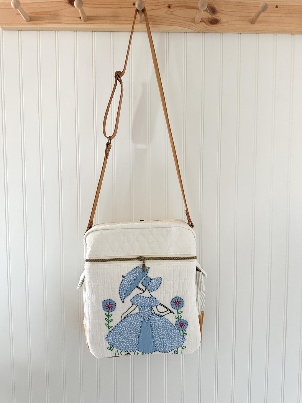 Vintage Ladies with Umbrellas Quilt "Sunday School Teacher's Bag" with front zip Pocket