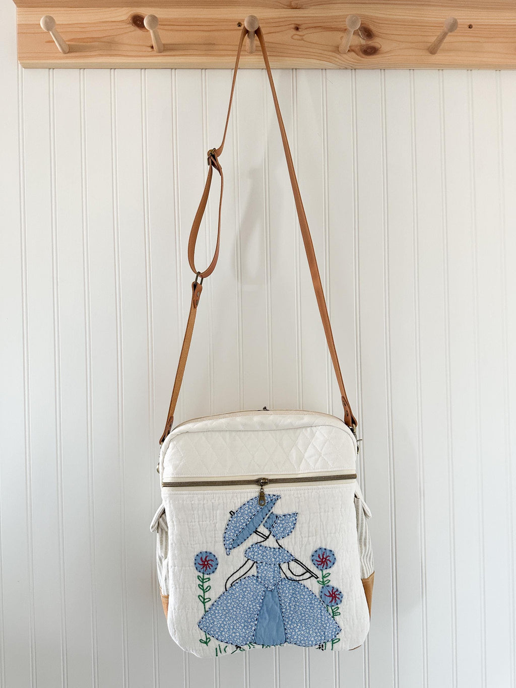 Vintage Ladies with Umbrellas Quilt "Sunday School Teacher's Bag" with front zip Pocket, choice Handles and Crossbody Strap