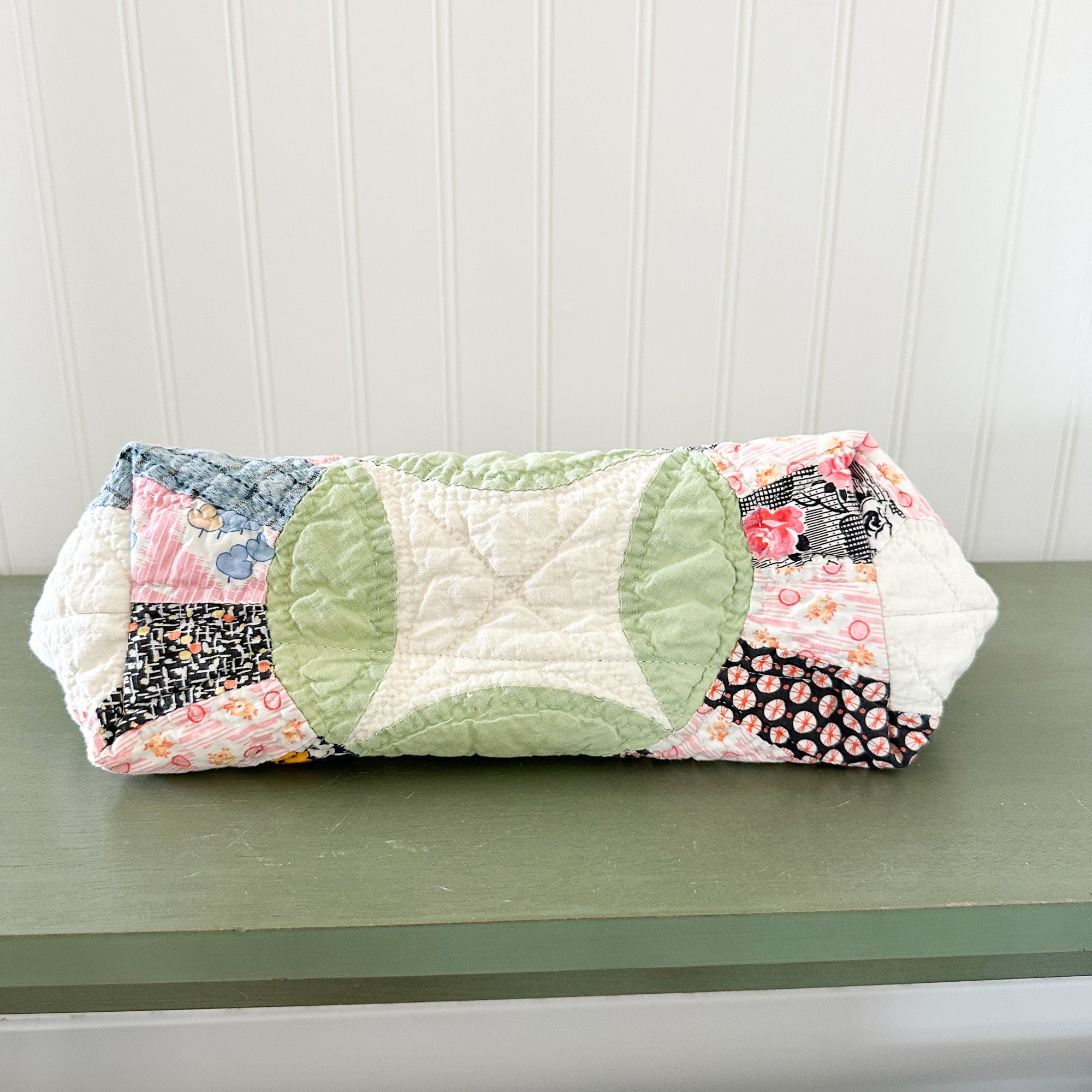 Large Vintage Dresden Plate Quilt Clam Shell Zipper Pouch
