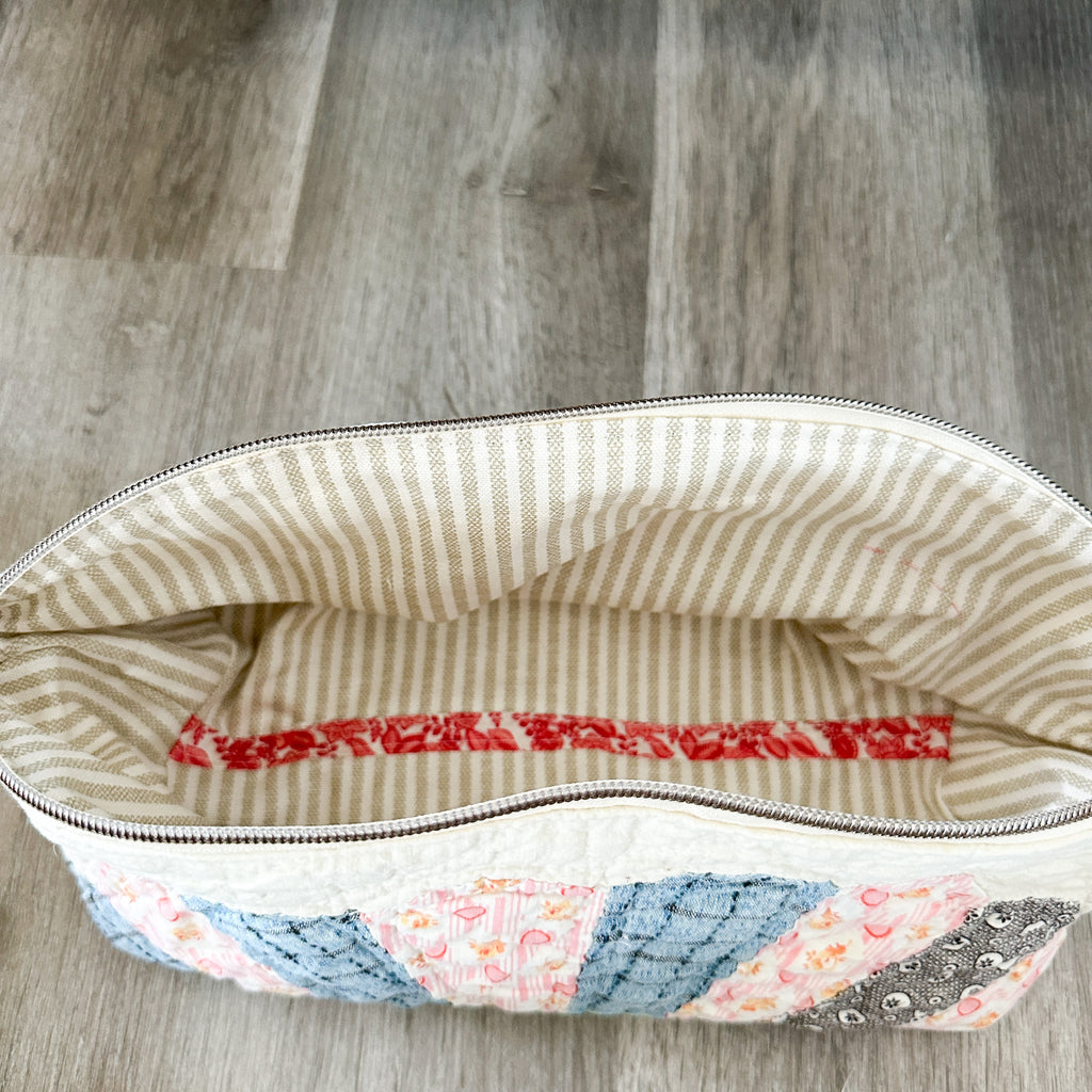Large Vintage Dresden Plate Quilt Clam Shell Zipper Pouch