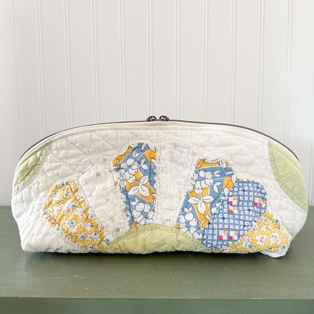 Large Vintage Dresden Plate Quilt Clam Shell Zipper Pouch