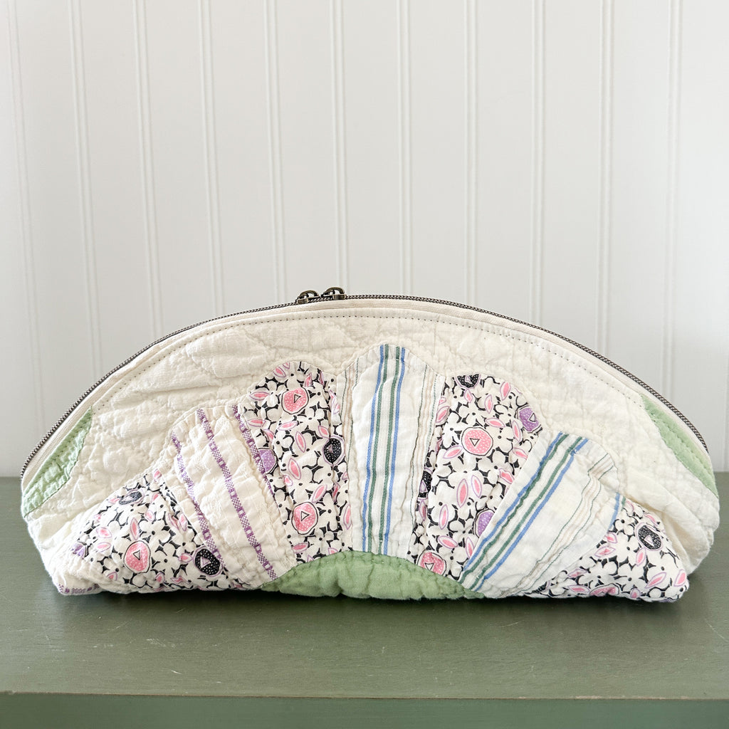 Large Vintage Dresden Plate Quilt Clam Shell Zipper Pouch