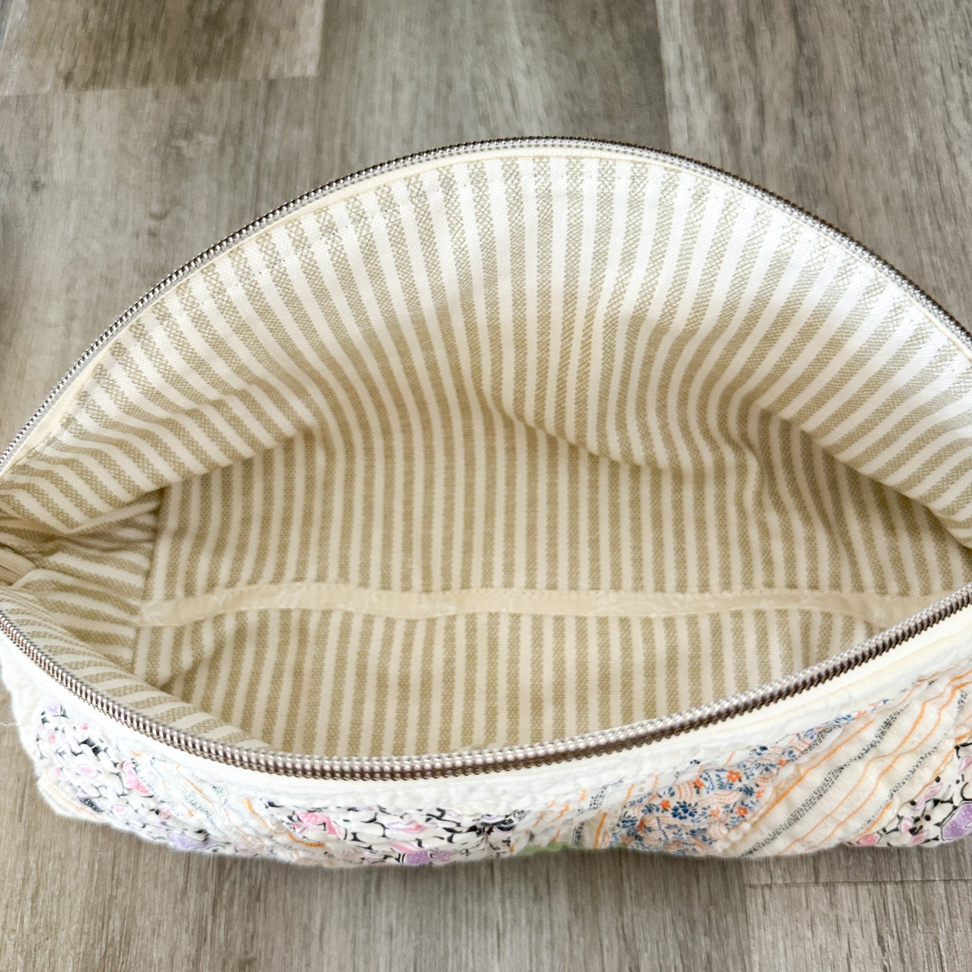 Large Vintage Dresden Plate Quilt Clam Shell Zipper Pouch