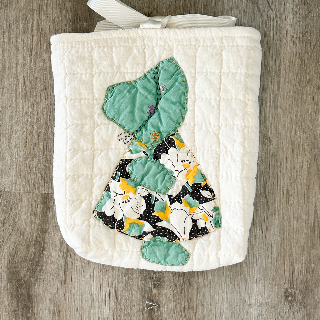 Small/Medium Vintage Sunbonnet Sue Quilt Bible/Book Sleeve
