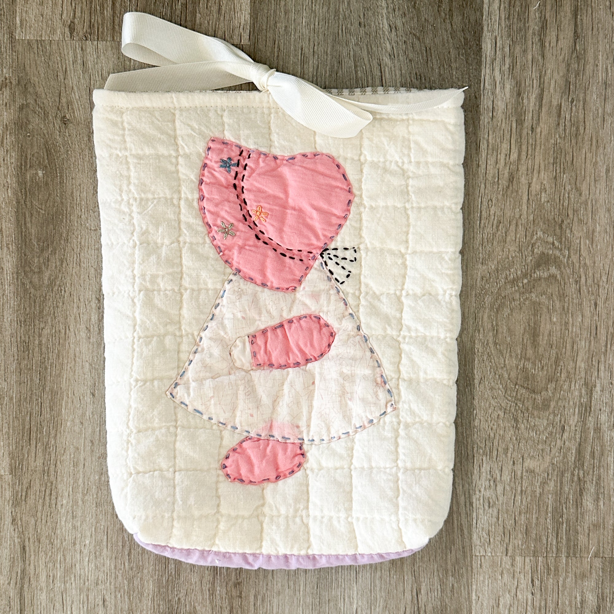 Large Vintage Sunbonnet Sue Quilt Bible/Book/Tablet Sleeve