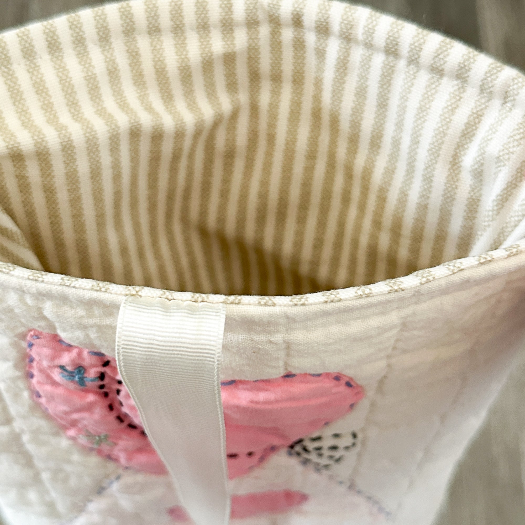 Large Vintage Sunbonnet Sue Quilt Bible/Book/Tablet Sleeve