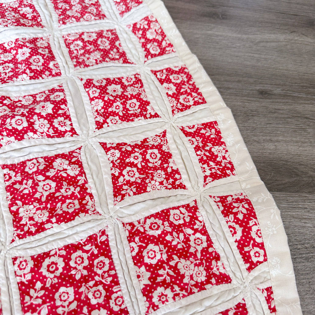 Large Vintage Cathedral Window Quilt Tree Skirt