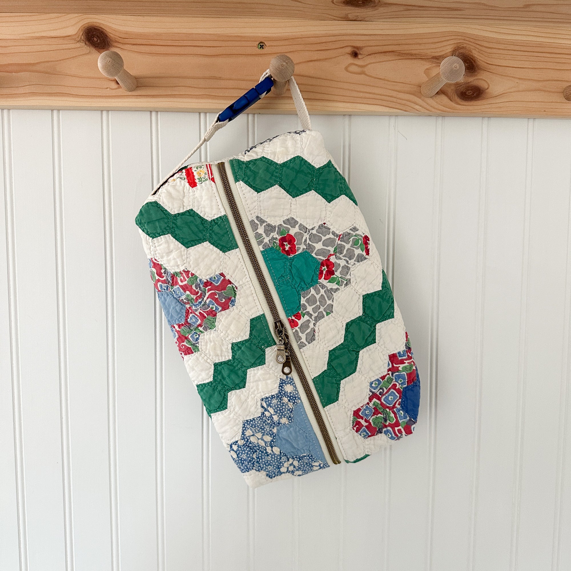 Vintage Grandmothers Garden Quilt Box Pouch with Buckle Clasp Handle
