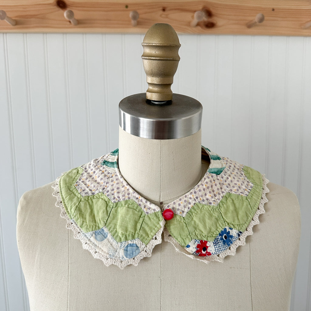 Small Vintage Grandmother's Garden Quilt Detachable Peter Pan Collar