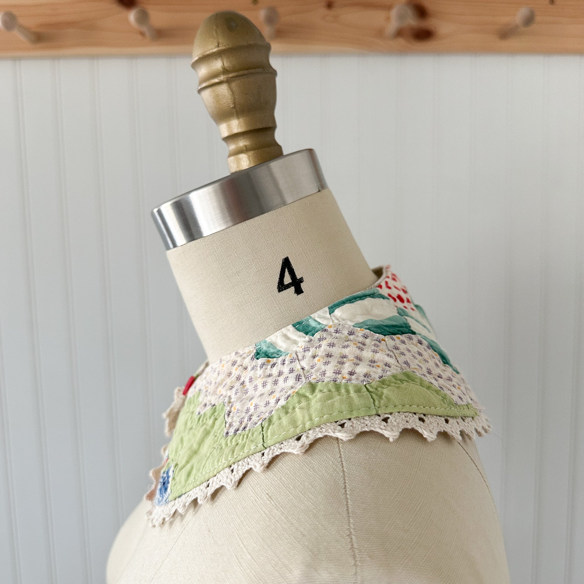 Small Vintage Grandmother's Garden Quilt Detachable Peter Pan Collar