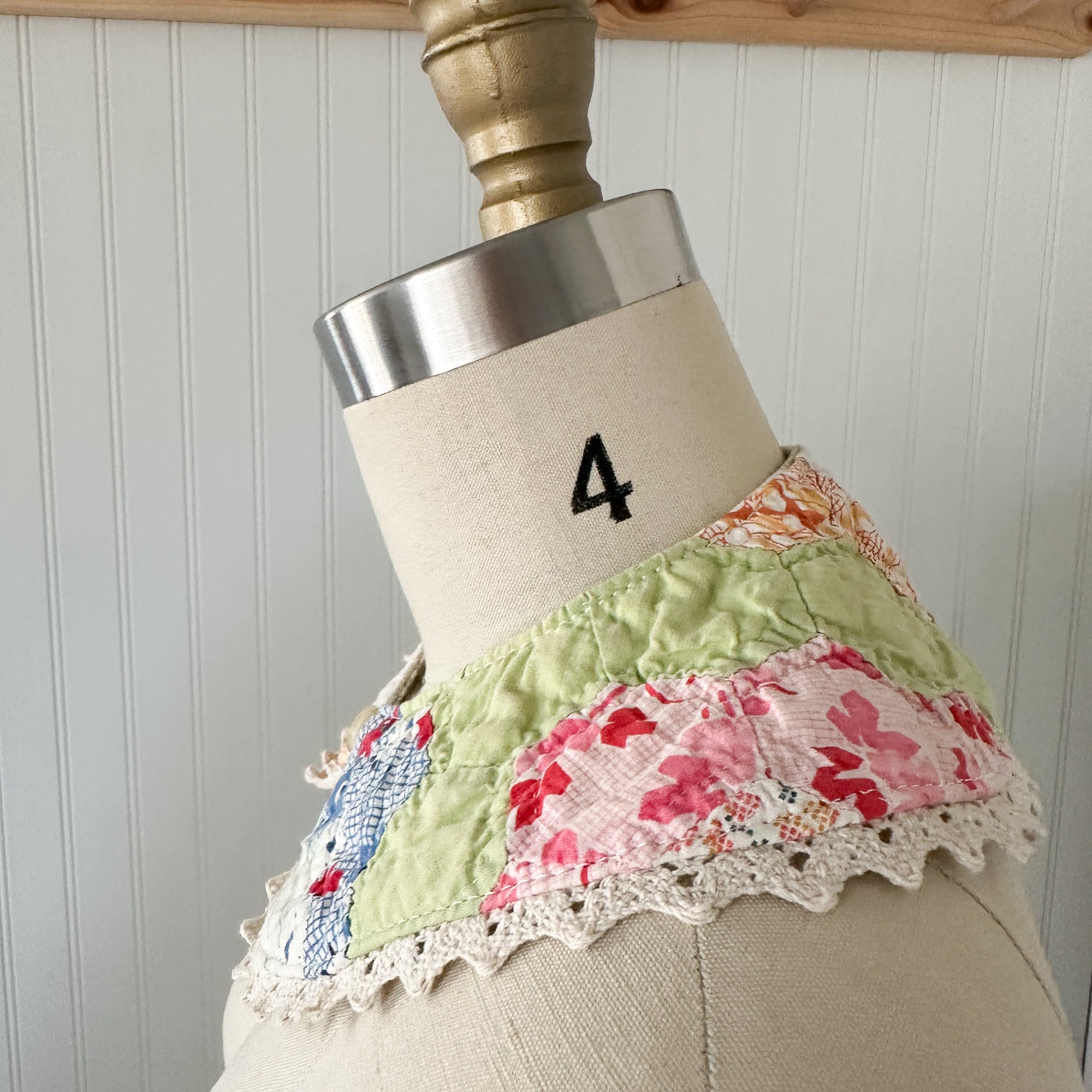 Small Vintage Grandmother's Garden Quilt Detachable Peter Pan Collar