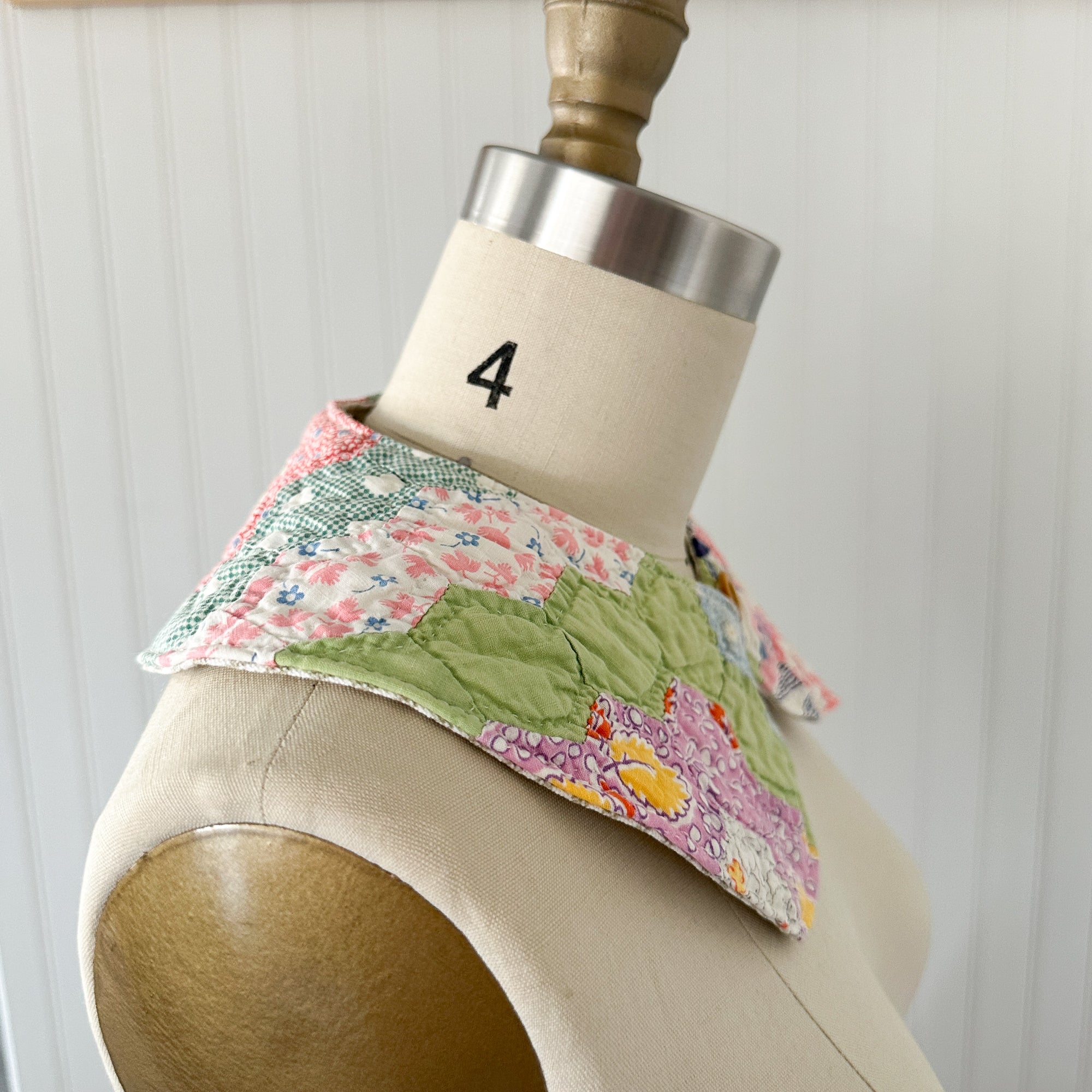 Large Vintage Grandmother's Garden Quilt Detachable Peter Pan Collar