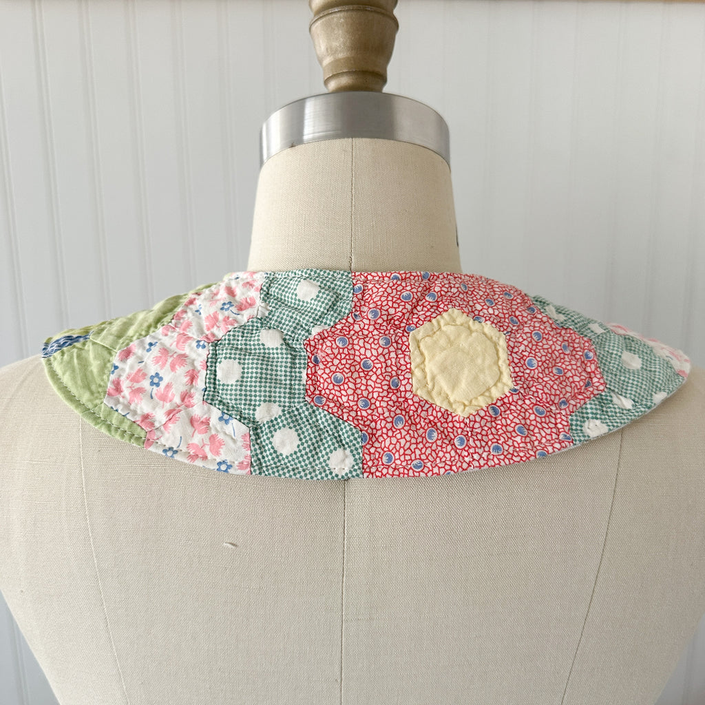 Large Vintage Grandmother's Garden Quilt Detachable Peter Pan Collar