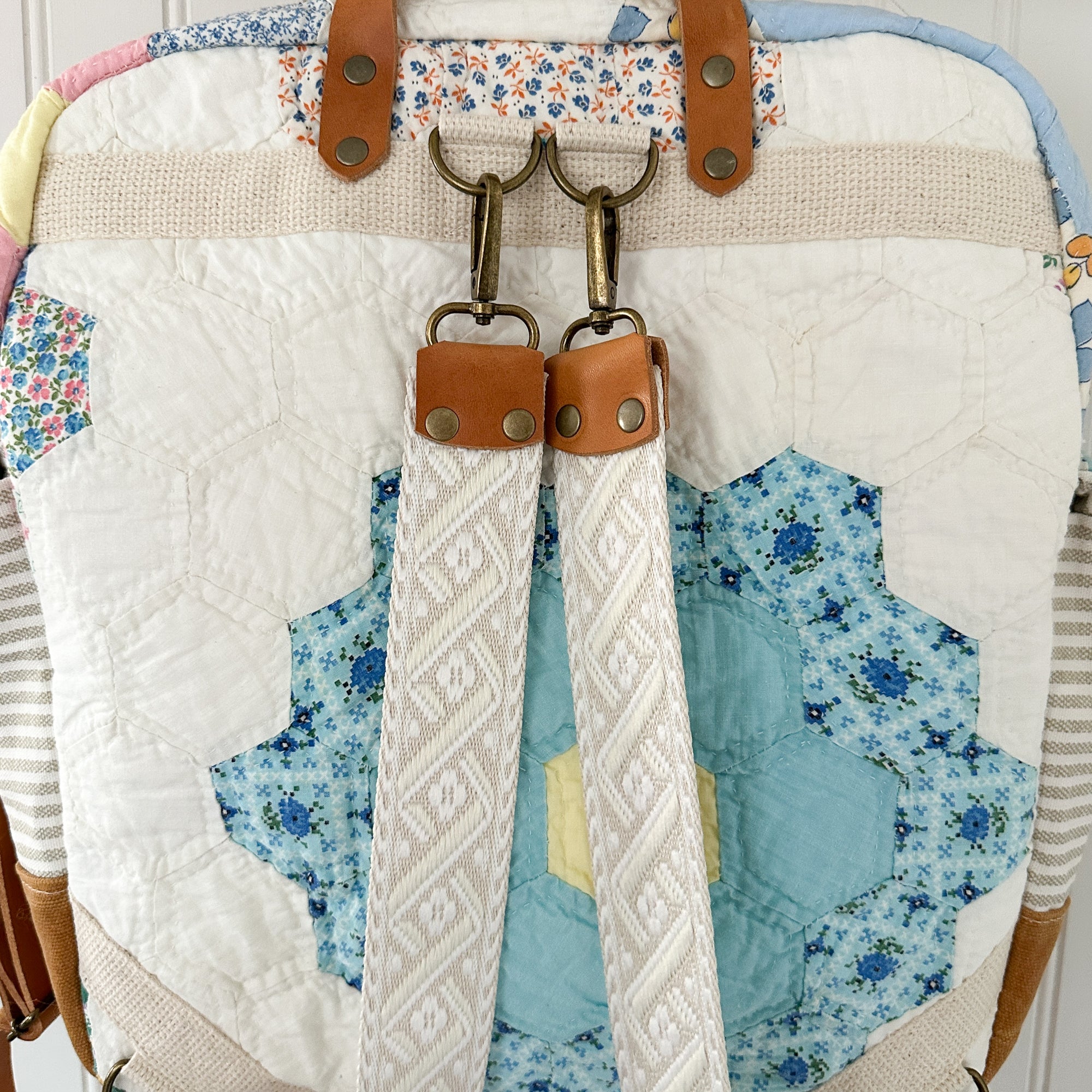 Backpack Vintage Grandmothers Garden Quilt Backpack Convertible Crossbody Bag