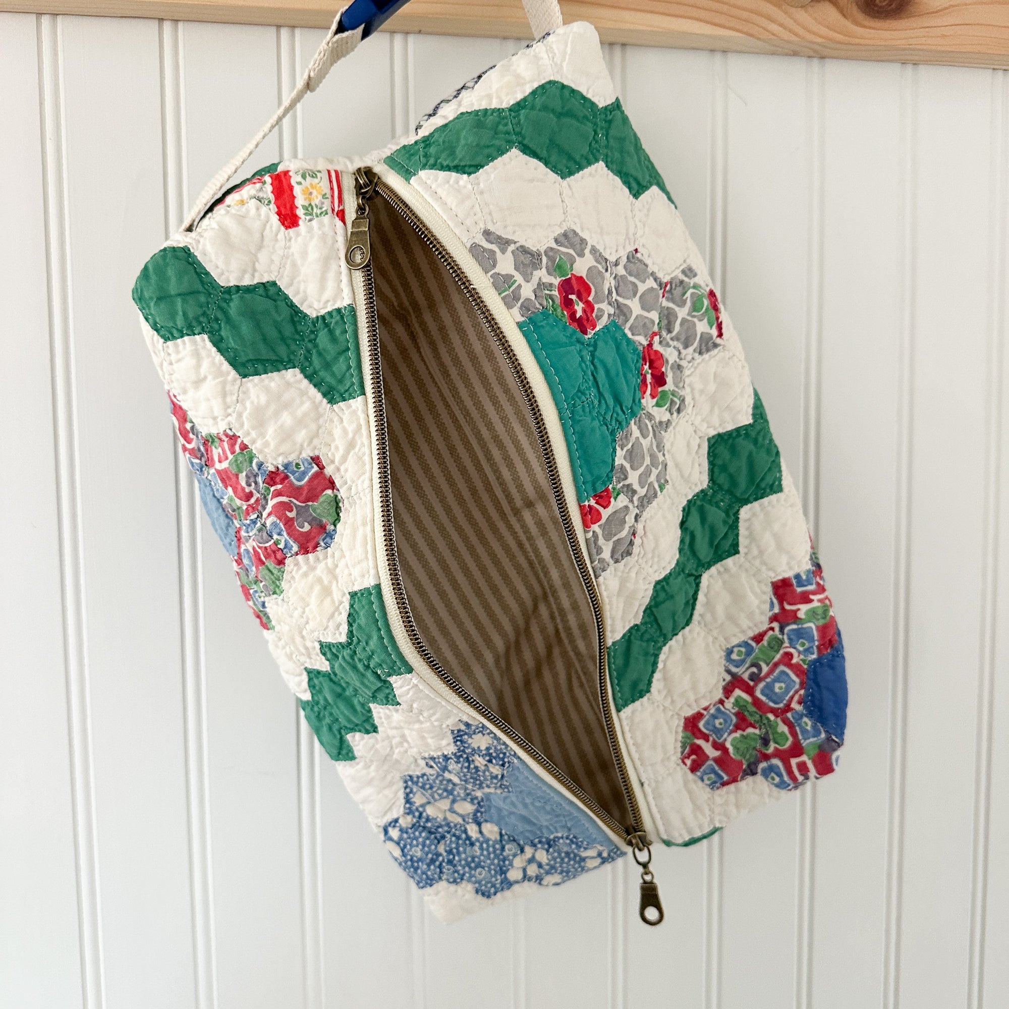 Vintage Grandmothers Garden Quilt Box Pouch with Buckle Clasp Handle