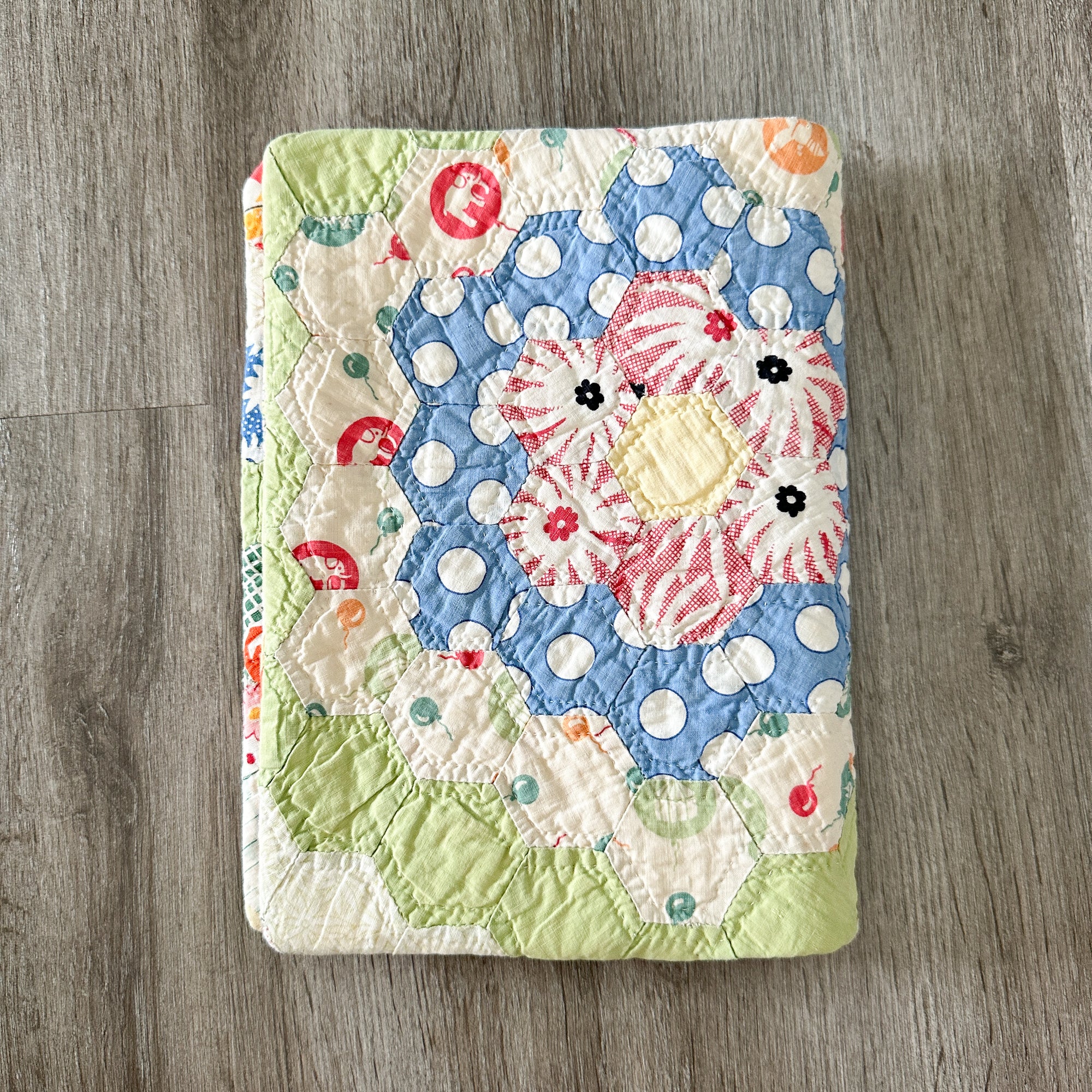Medium Vintage Grandmother's Garden Quilt Bible Cover