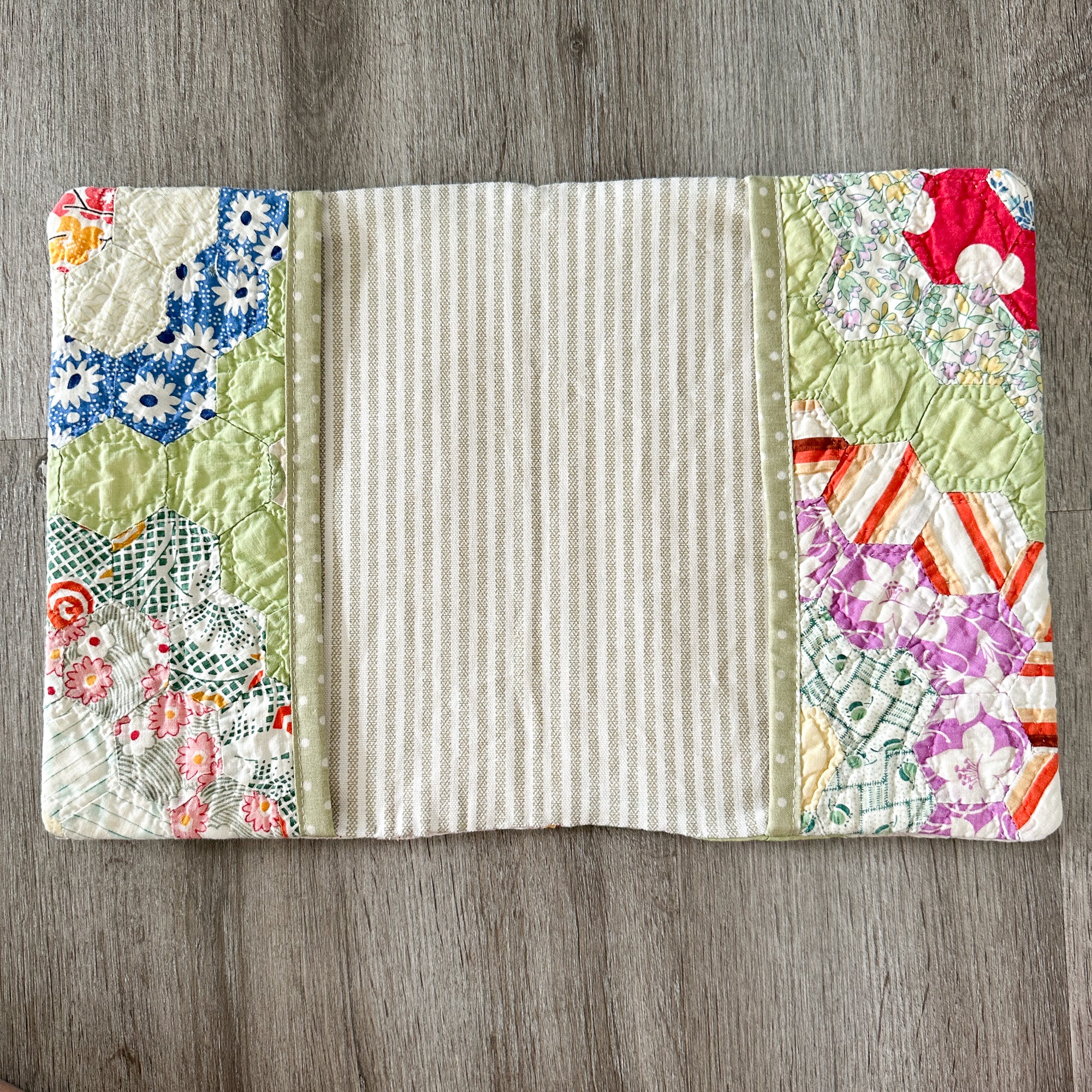 Medium Vintage Grandmother's Garden Quilt Bible Cover