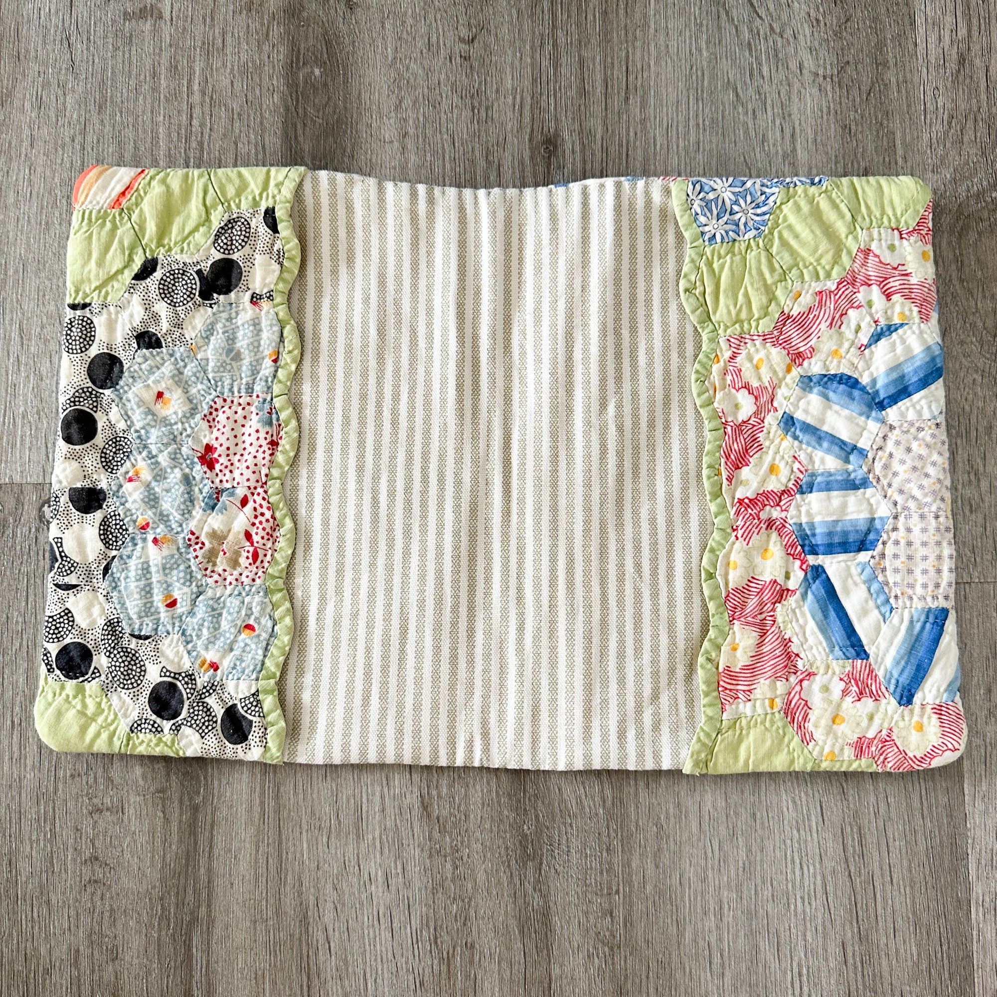 Medium Vintage Grandmother's Garden Quilt Bible Cover