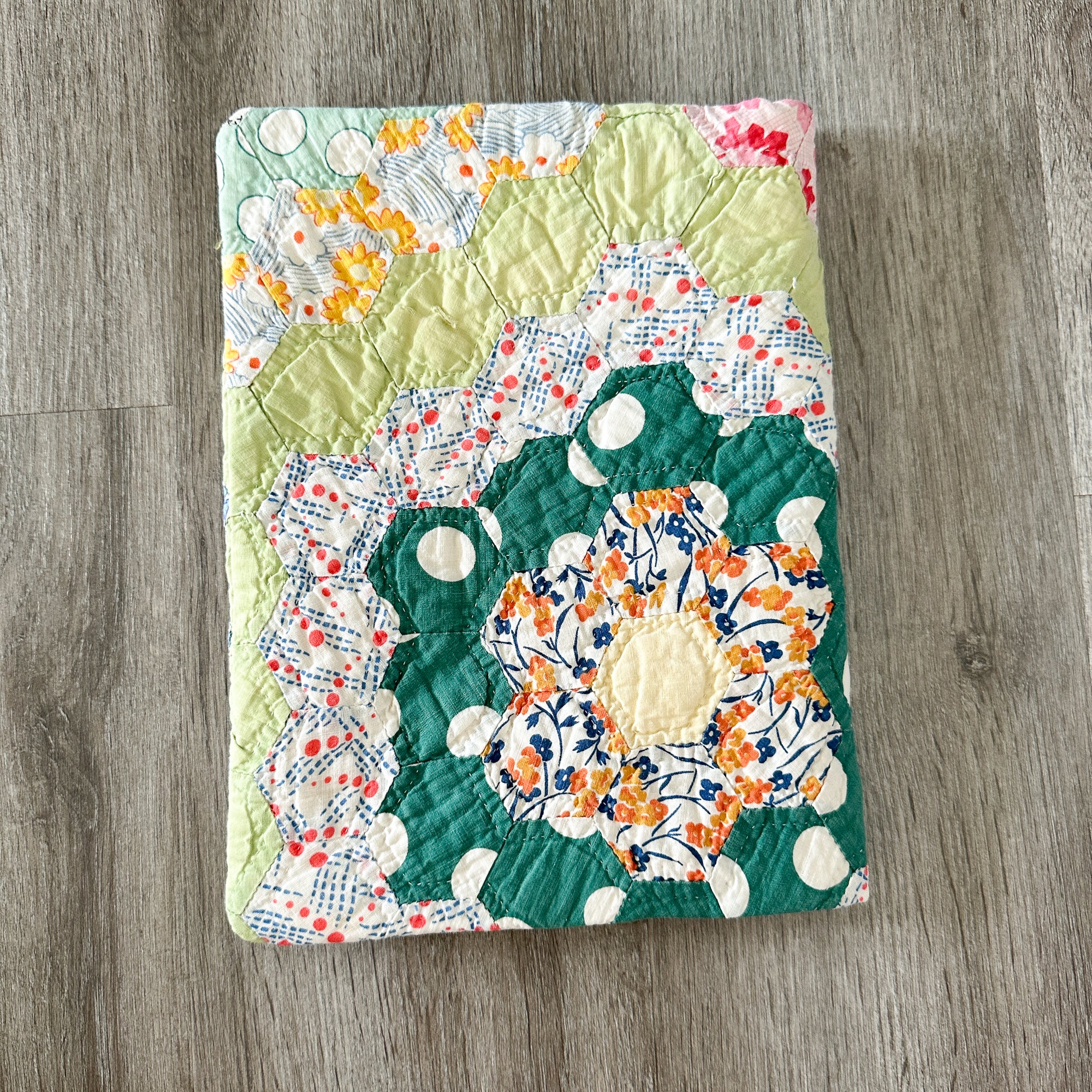 Medium Vintage Grandmother's Garden Quilt Bible Cover