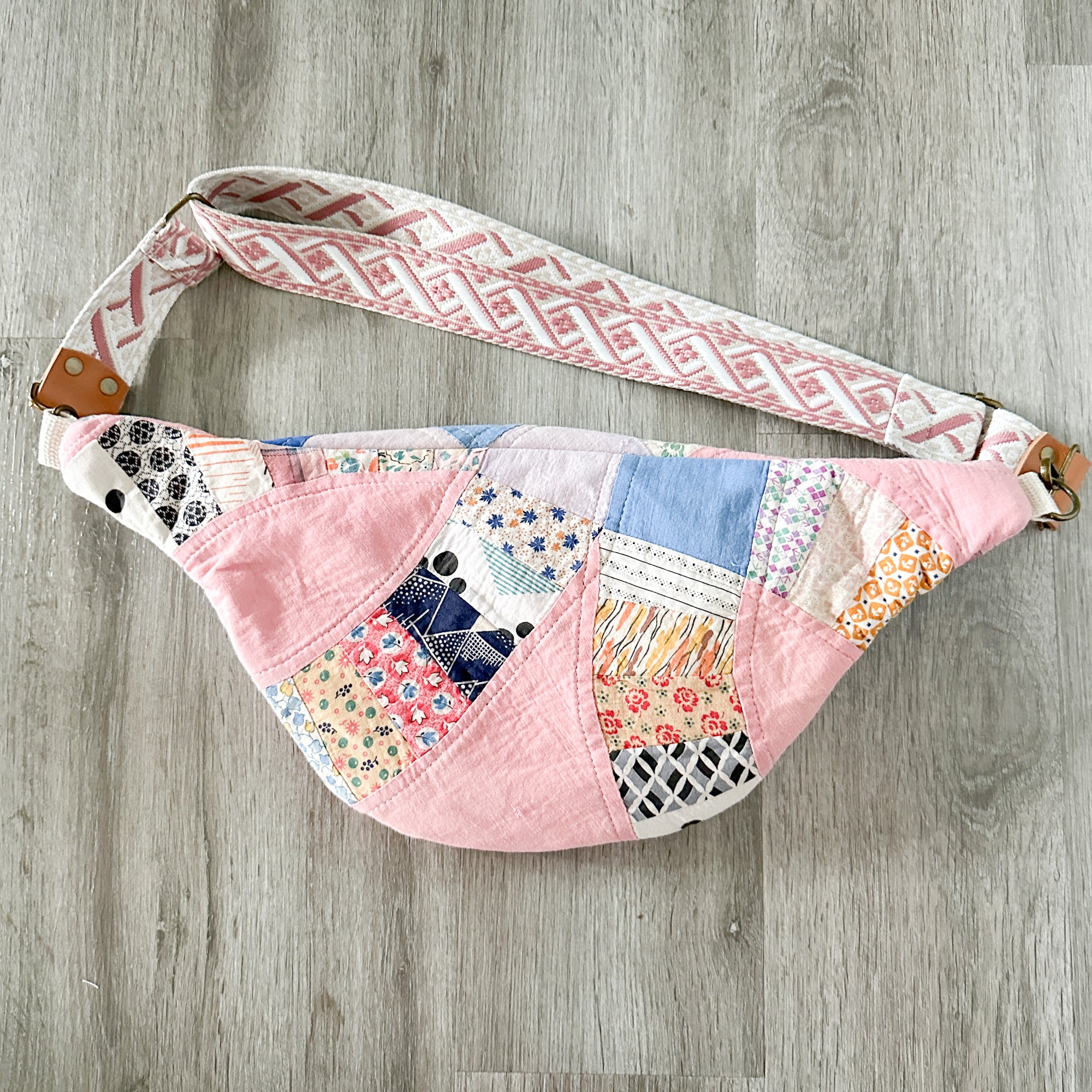 Large Fanny Pack Bag Vintage Pink Wedding Ring Quilt
