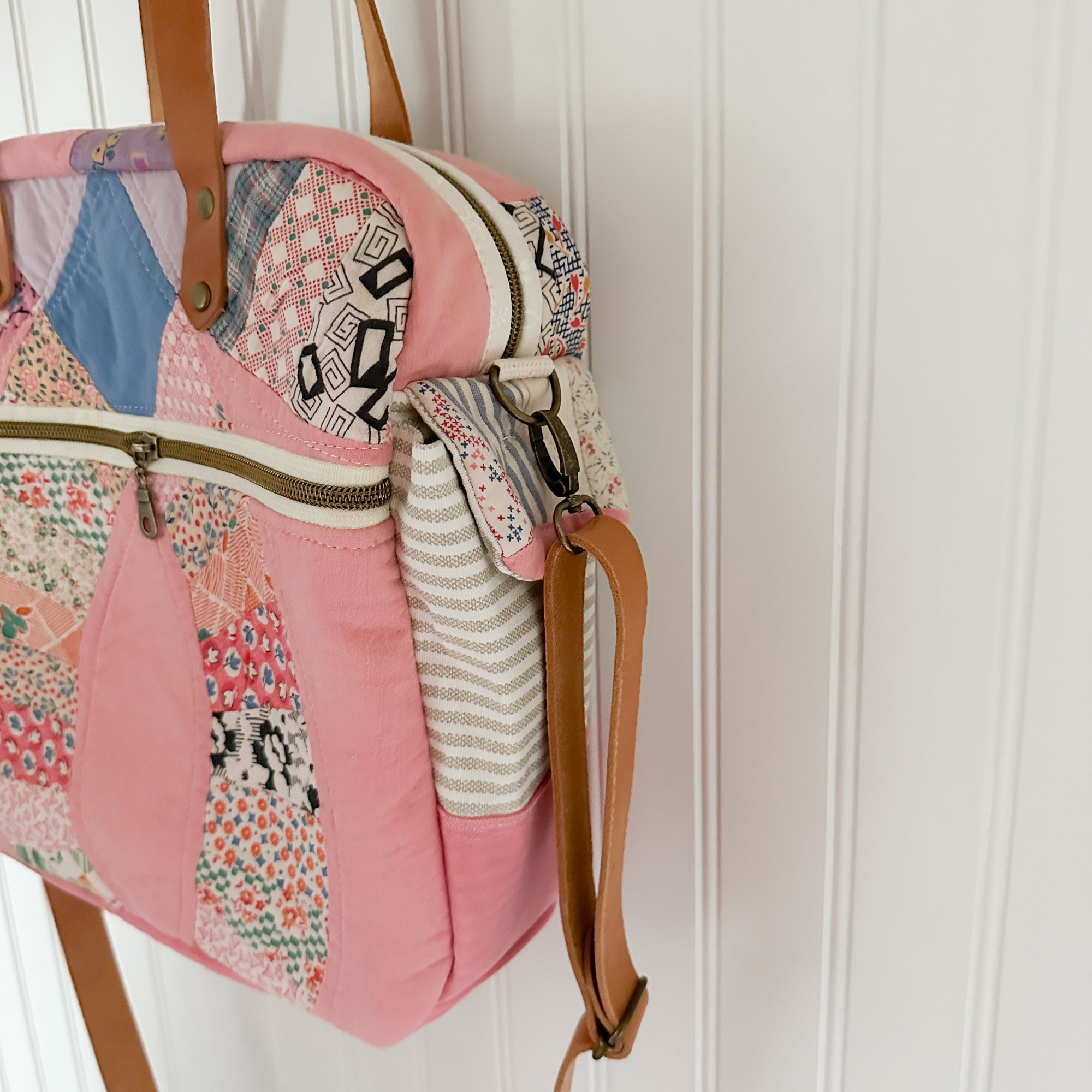Sunday School Teachers Bag Vintage Pink Wedding Ring Quilt with Leather Handles and Crossbody Strap