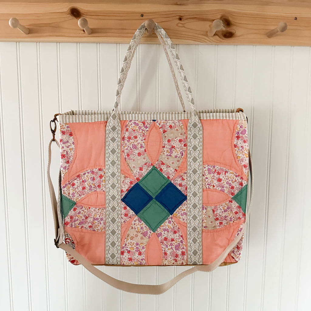 XL Boxy Bag Vintage Wedding Ring Quilt with Handles and Leather Crossbody Strap