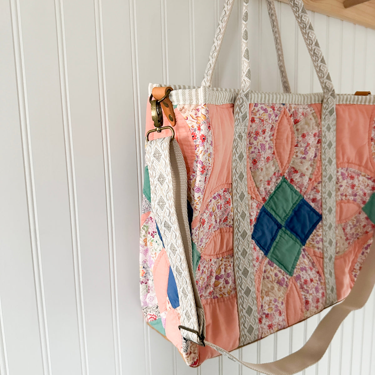 XL Boxy Bag Vintage Wedding Ring Quilt with Handles and Leather Crossbody Strap