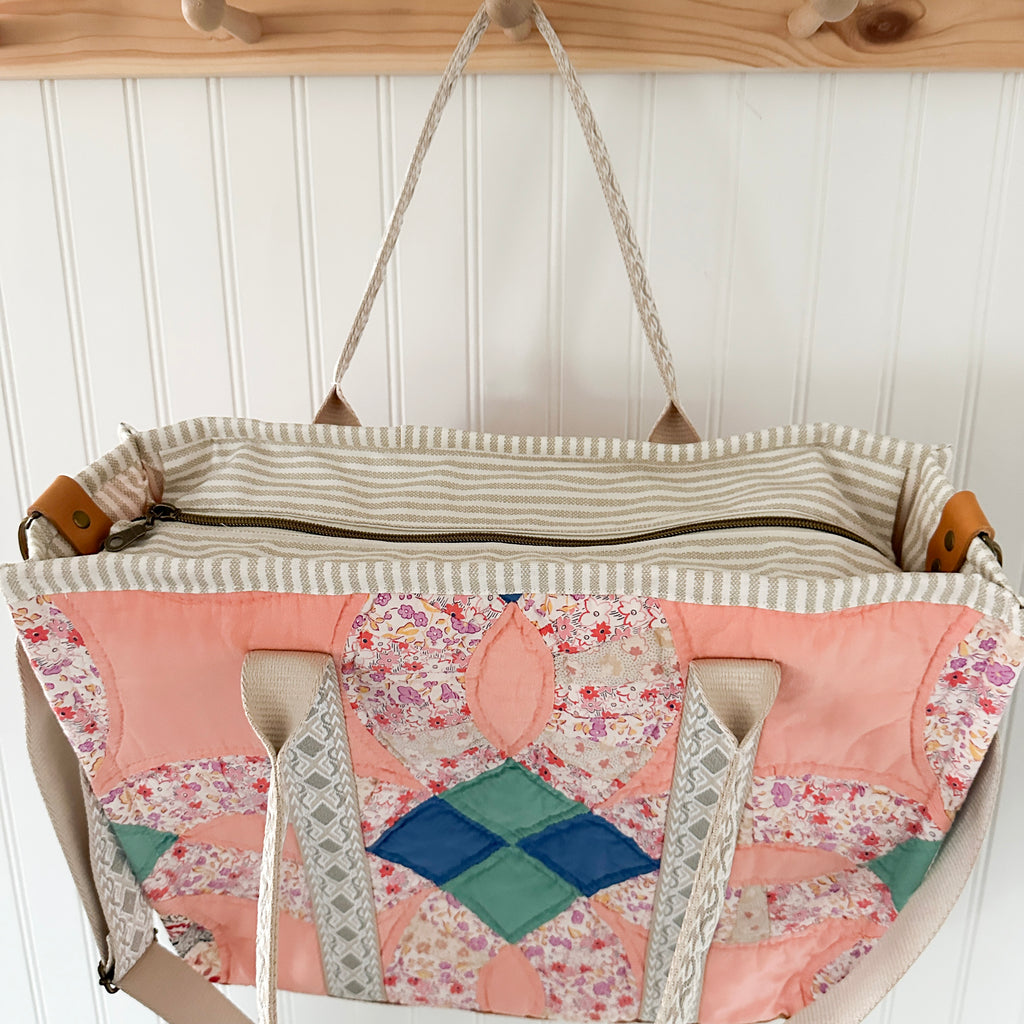 XL Boxy Bag Vintage Wedding Ring Quilt with Handles and Leather Crossbody Strap