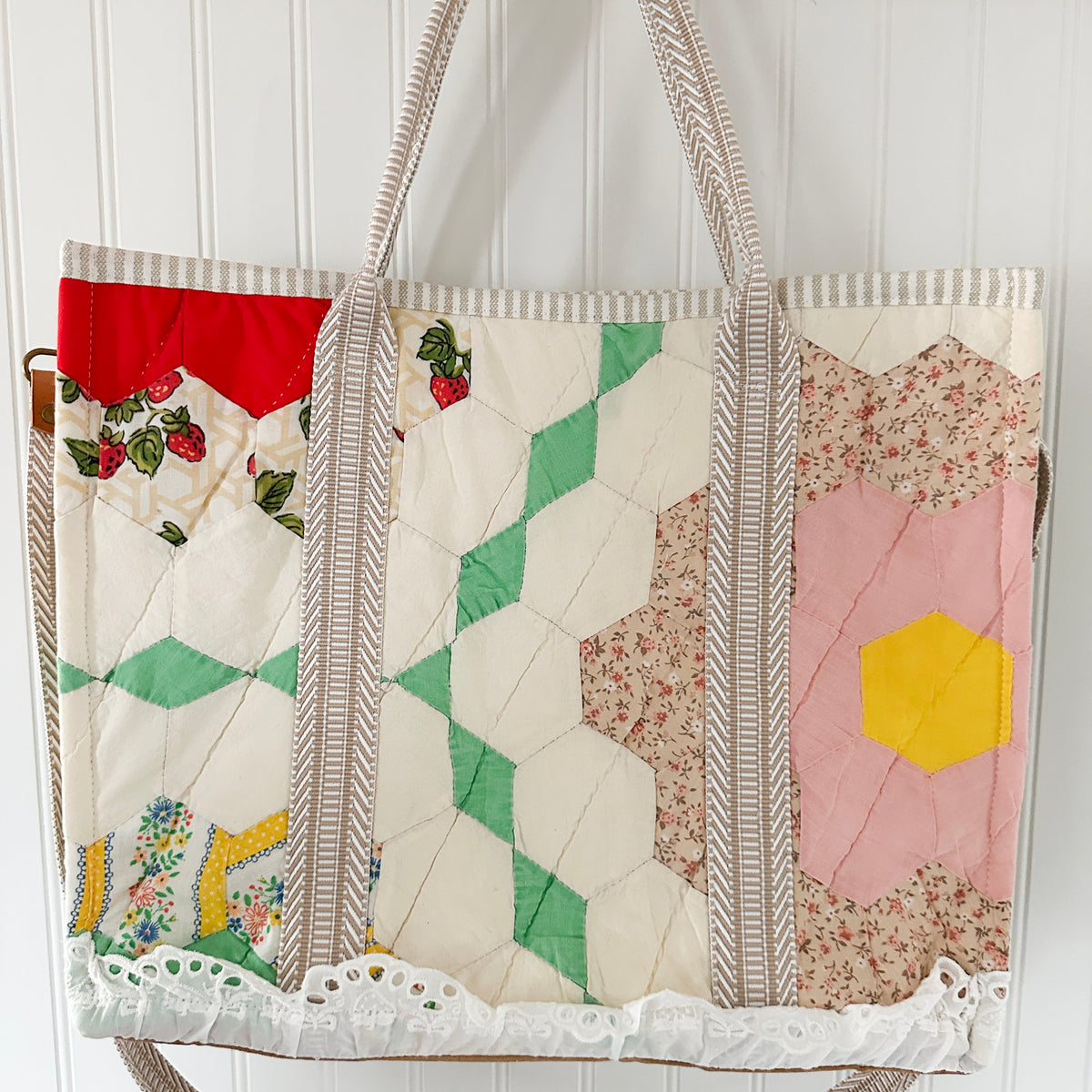XL Boxy Bag Vintage Grandmothers Garden Quilt with Handles and Leather Crossbody Strap