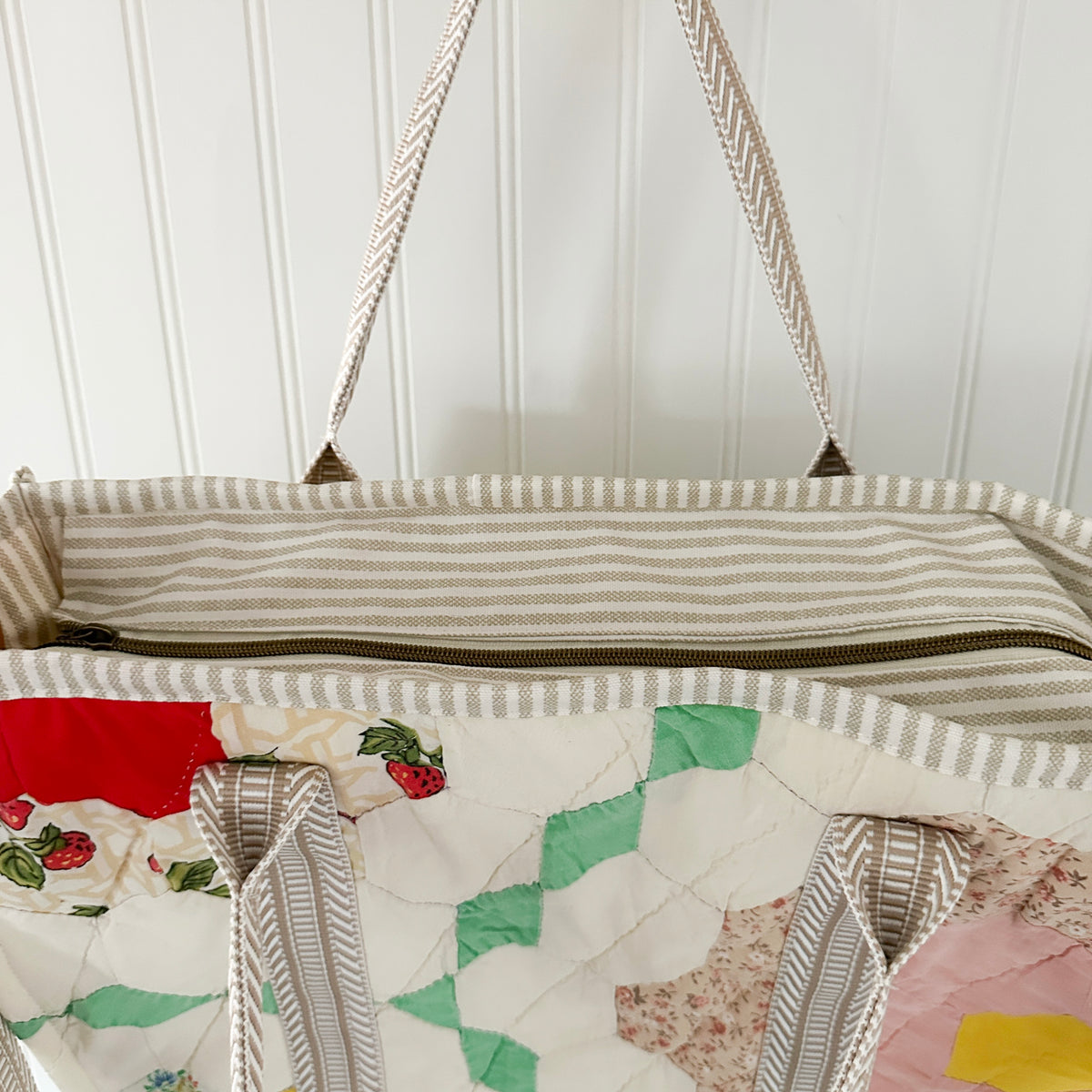 XL Boxy Bag Vintage Grandmothers Garden Quilt with Handles and Leather Crossbody Strap