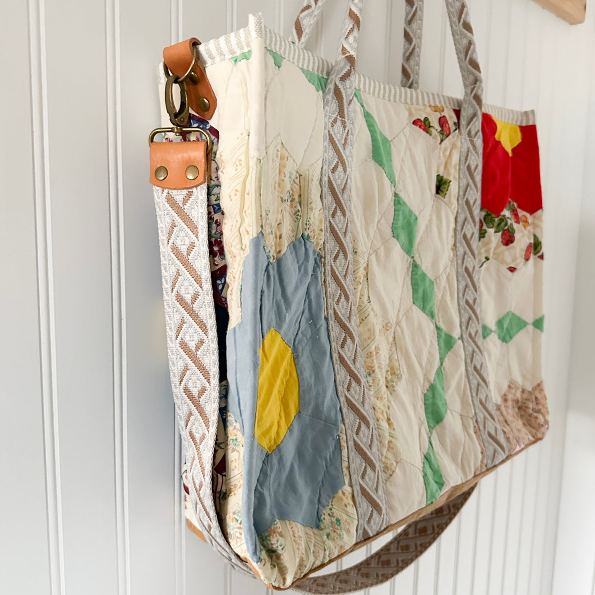 XL Boxy Bag Vintage Grandmothers Garden Quilt with Handles and Leather Crossbody Strap