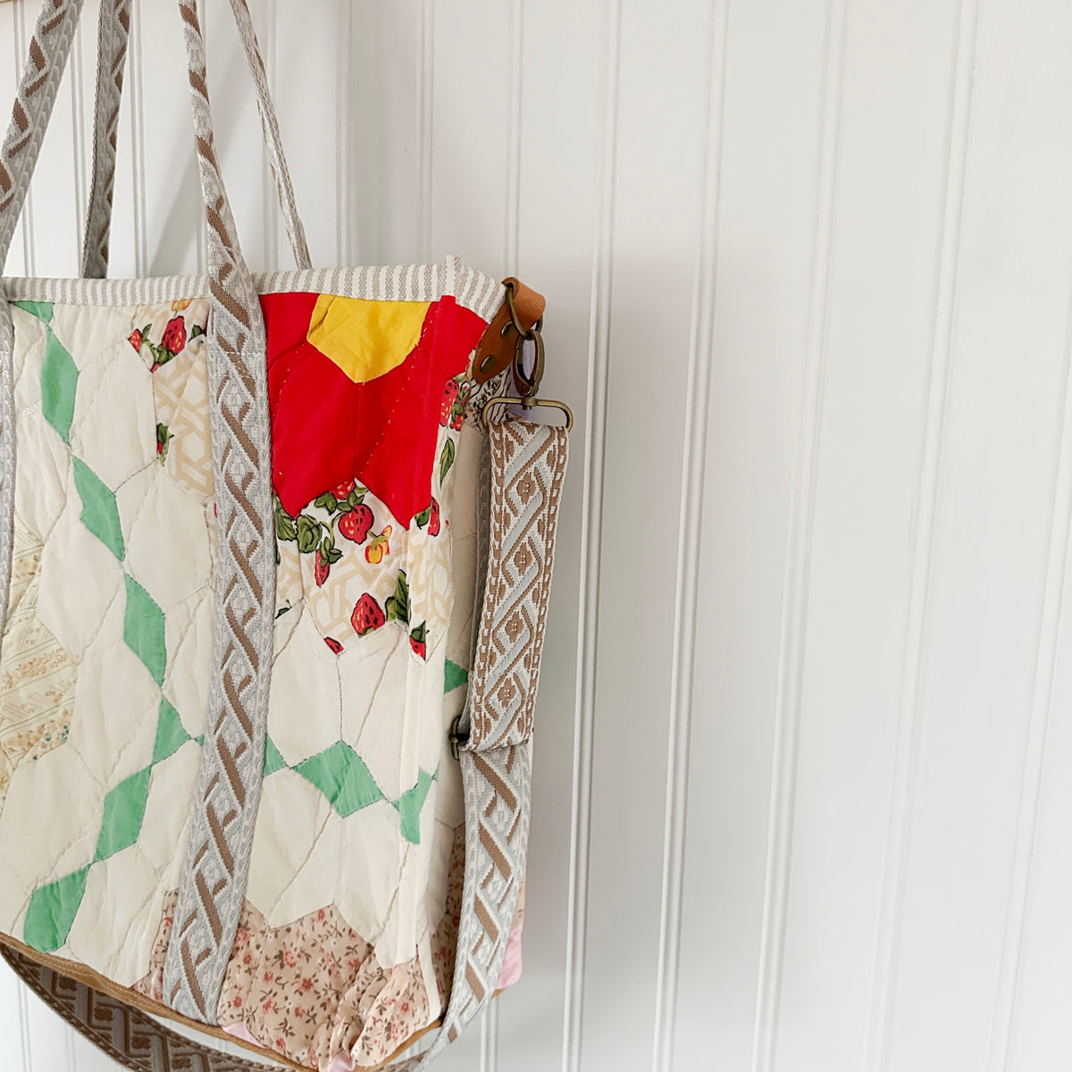XL Boxy Bag Vintage Grandmothers Garden Quilt with Handles and Leather Crossbody Strap