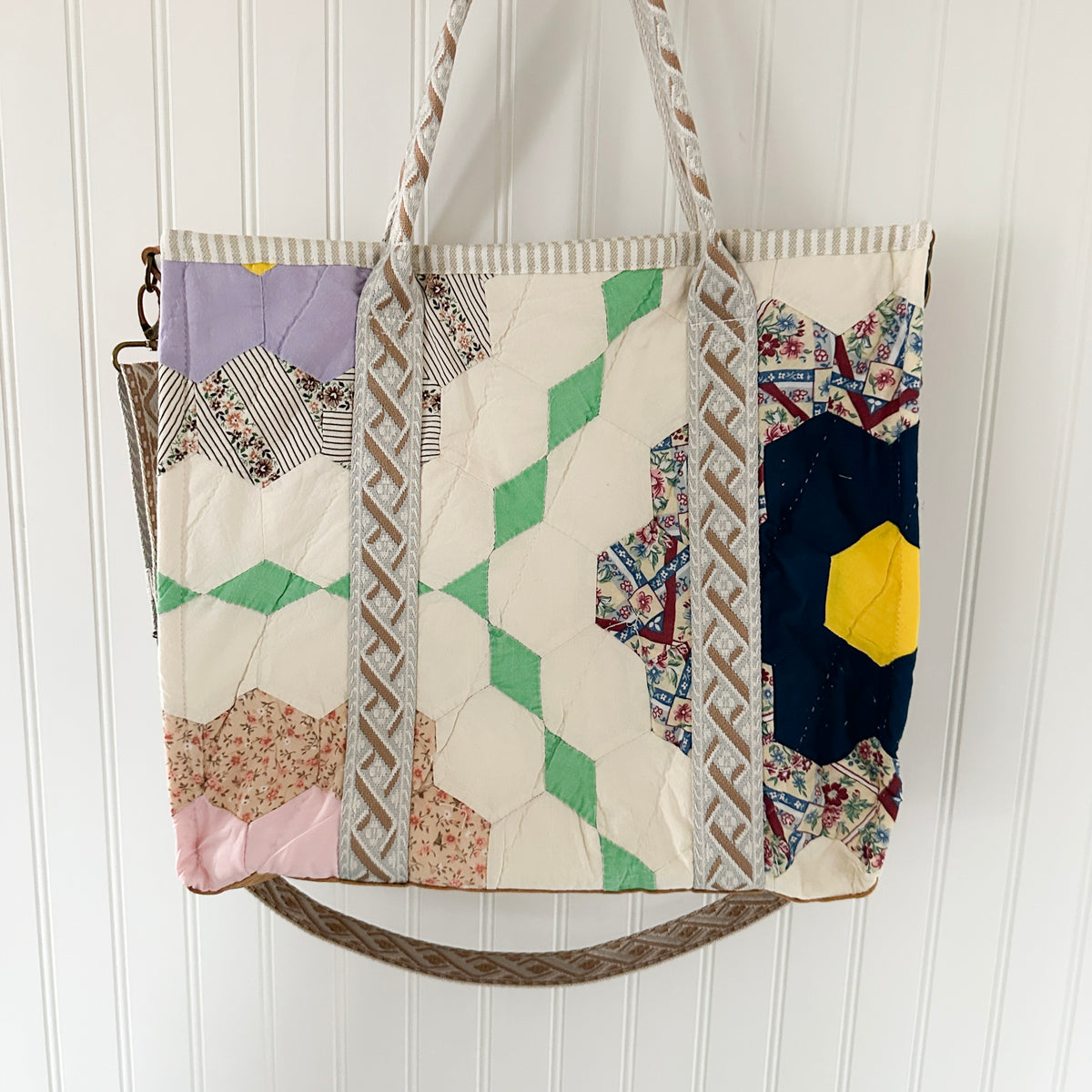 XL Boxy Bag Vintage Grandmothers Garden Quilt with Handles and Leather Crossbody Strap