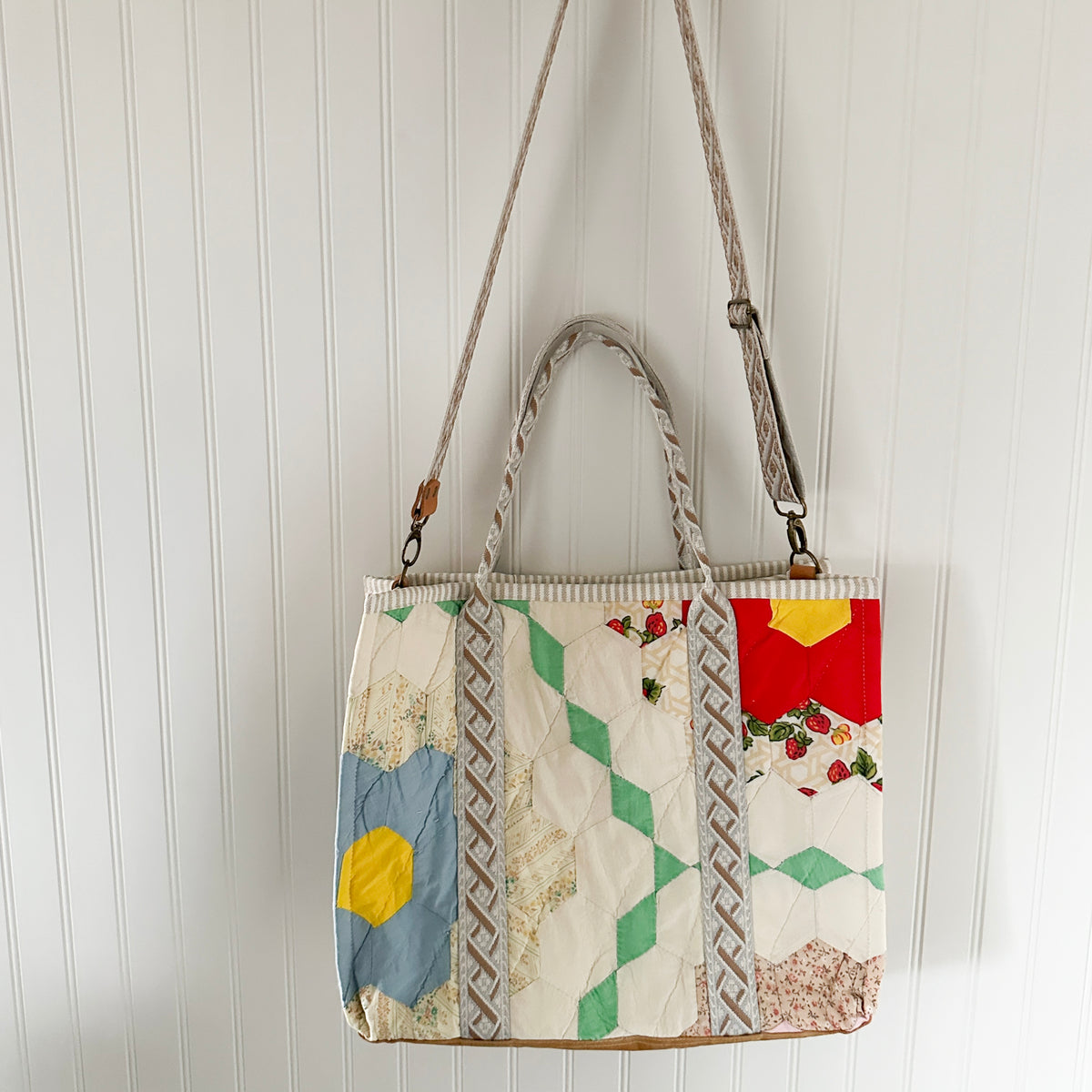 XL Boxy Bag Vintage Grandmothers Garden Quilt with Handles and Leather Crossbody Strap
