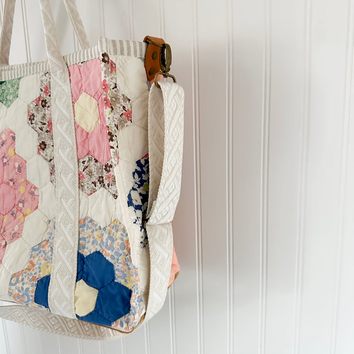 XL Boxy Bag Vintage Grandmothers Garden Quilt with Handles and Leather Crossbody Strap
