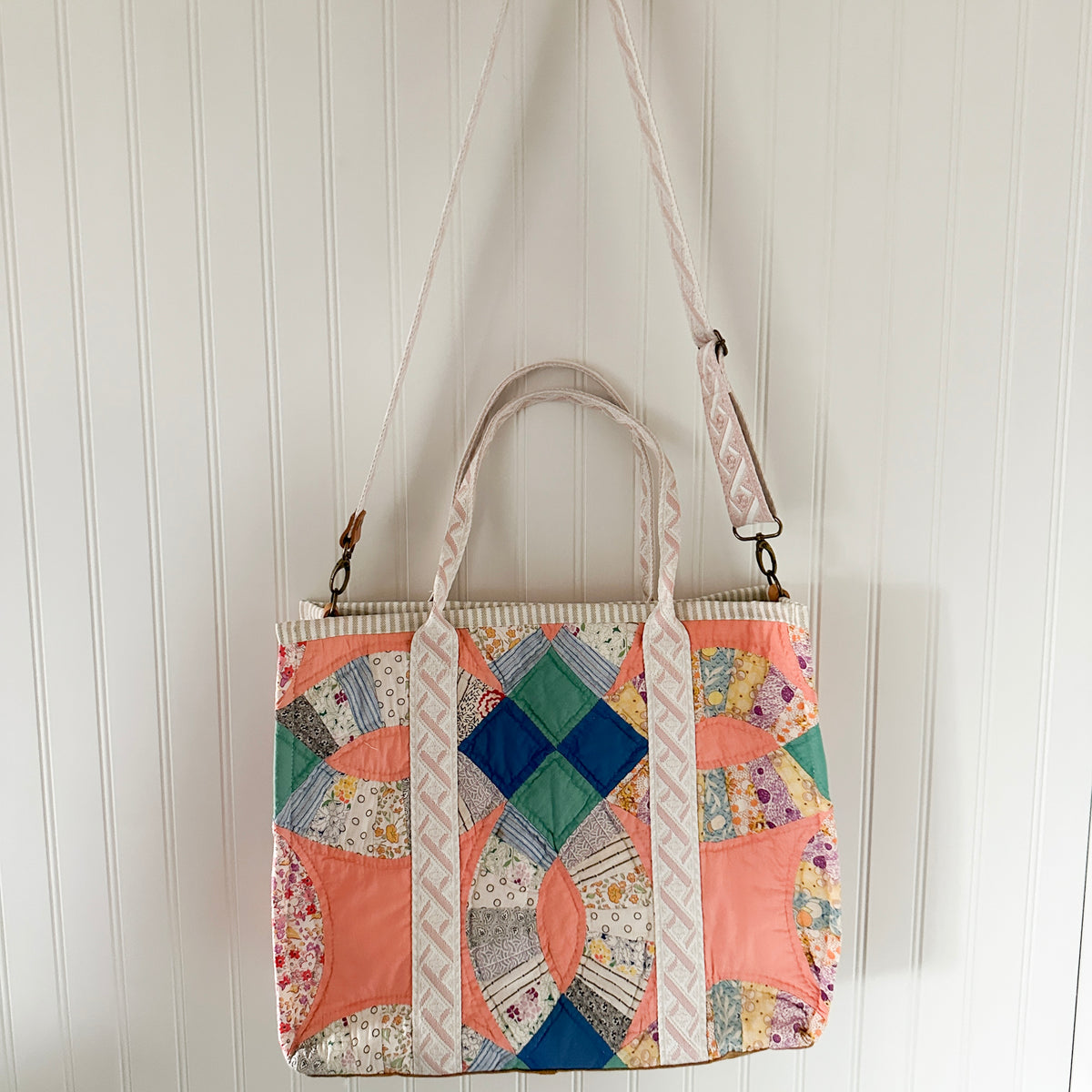 XL Boxy Bag Vintage Grandmothers Garden Quilt with Handles and Leather Crossbody Strap