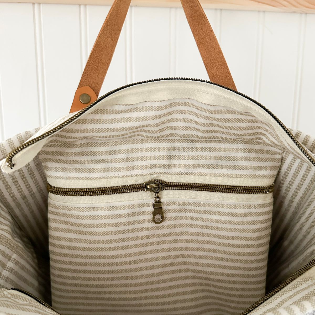 Boxy Bible Bag Vintage Dresden Plate Quilt with Leather Handles and Crossbody Strap